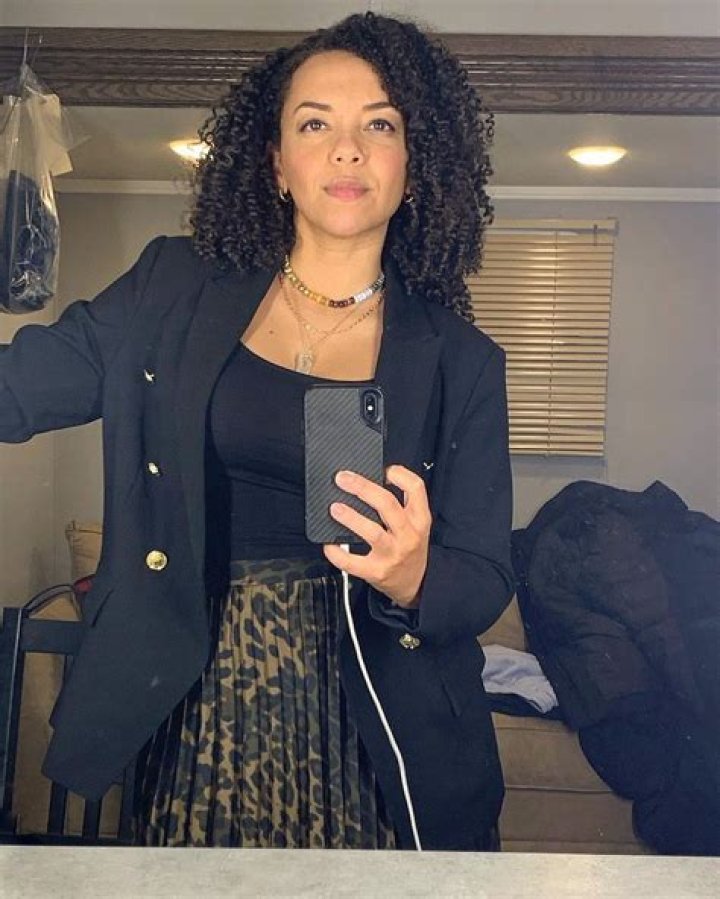 Zarrin Darnell-Martin - RiffVibe